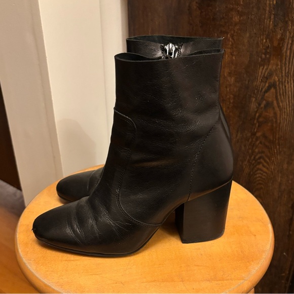 Saks OFF 5th Black Block Heel Pleather Ankle Boots, Women’s size 6 - Picture 3 of 6